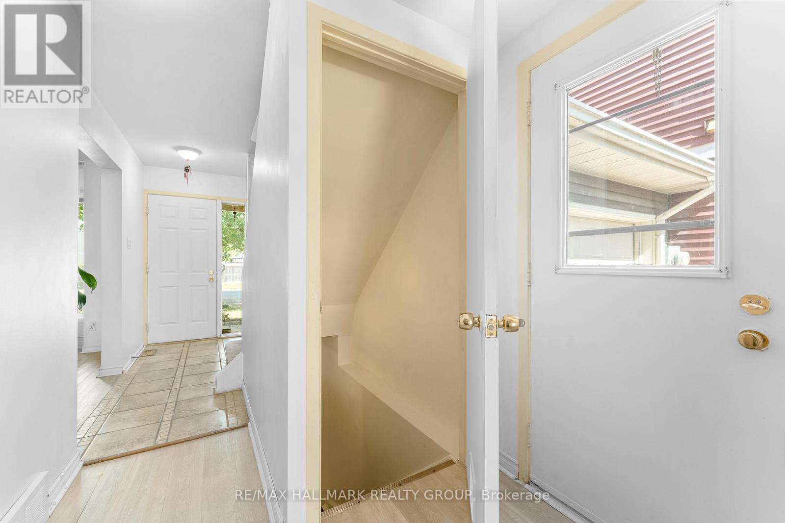 Photo 37 of 41 Sovereign Avenue, Ottawa ON