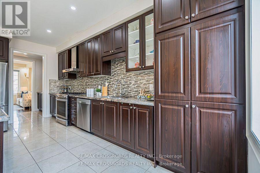 Photo 17 of 119 Russell Creek Drive, Brampton ON