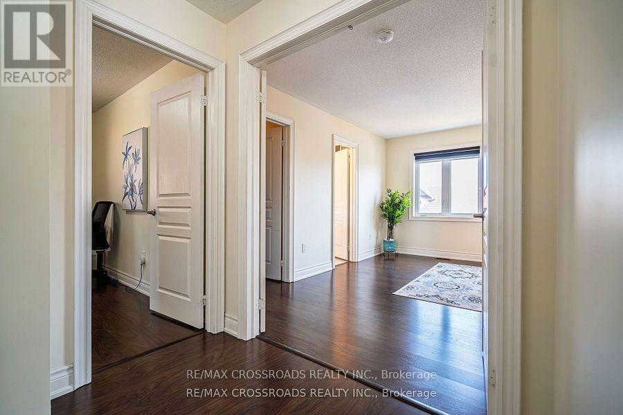 Photo 23 of 119 Russell Creek Drive, Brampton ON