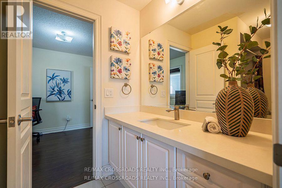 Photo 31 of 119 Russell Creek Drive, Brampton ON