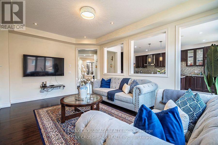 Photo 14 of 119 Russell Creek Drive, Brampton ON
