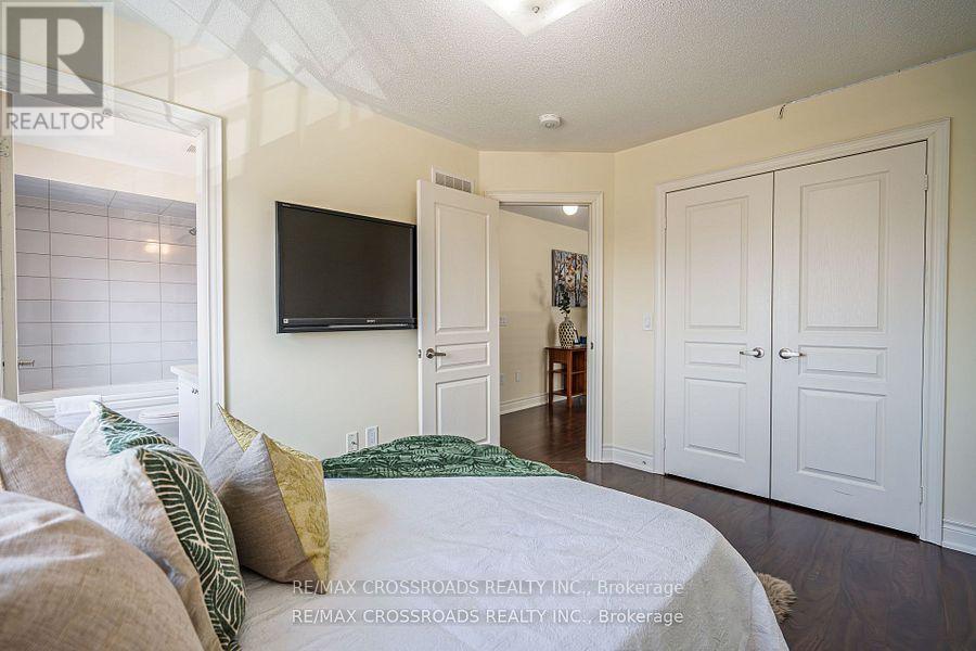 Photo 35 of 119 Russell Creek Drive, Brampton ON