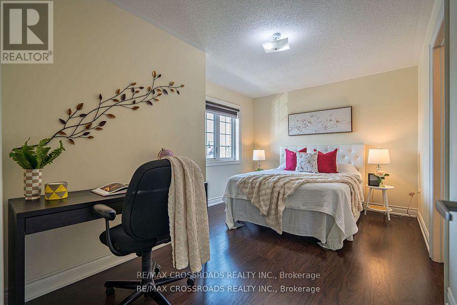 Photo 32 of 119 Russell Creek Drive, Brampton ON