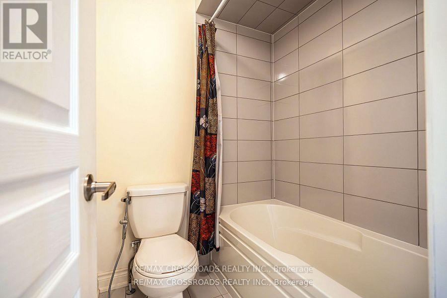 Photo 30 of 119 Russell Creek Drive, Brampton ON
