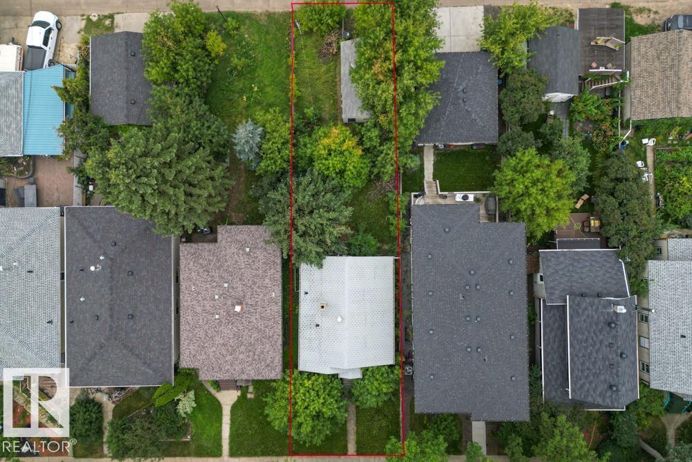 Photo 1 of 9848 77 Av Nw, Edmonton AB