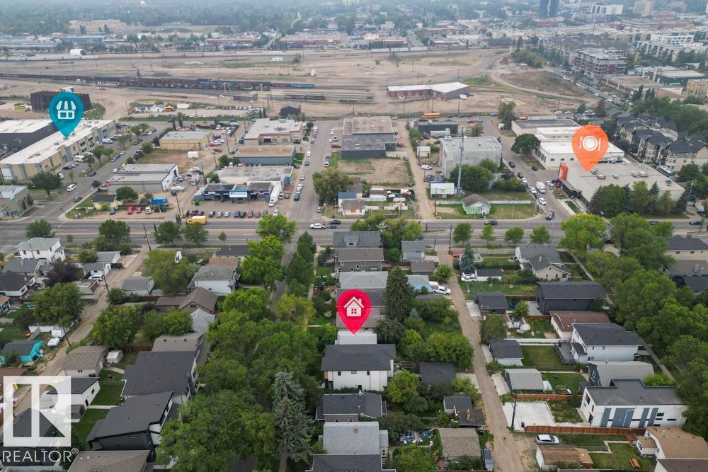 Photo 3 of 9848 77 Av Nw, Edmonton AB