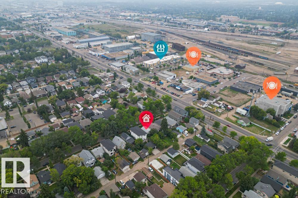 Photo 5 of 9848 77 Av Nw, Edmonton AB