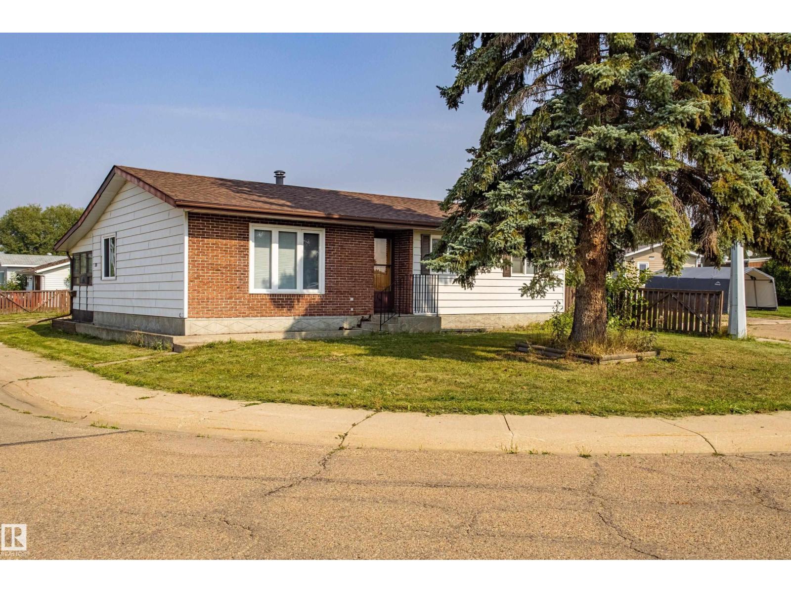 Photo 1 of 5453 Eastview Cr, Redwater AB