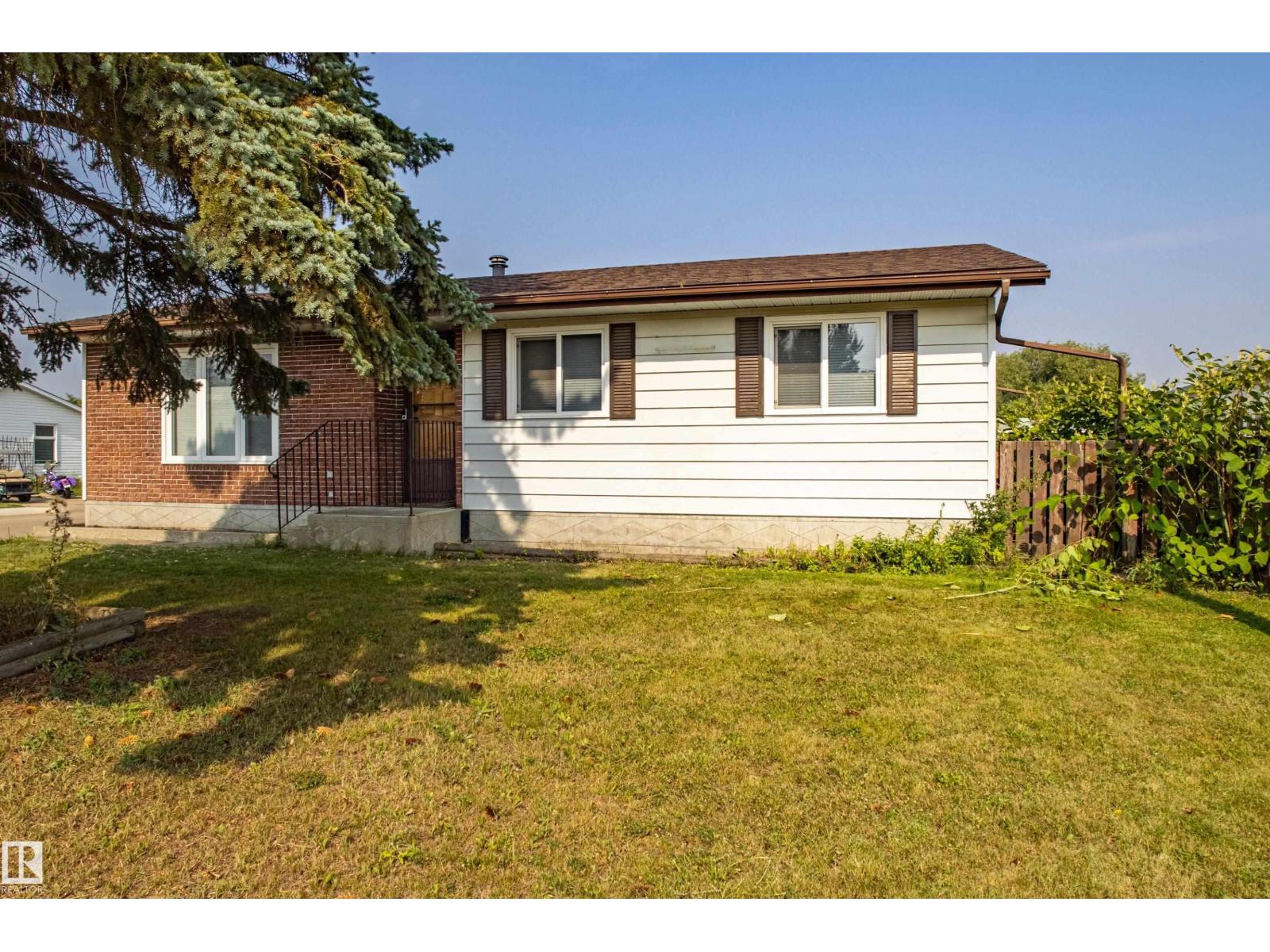 Photo 2 of 5453 Eastview Cr, Redwater AB