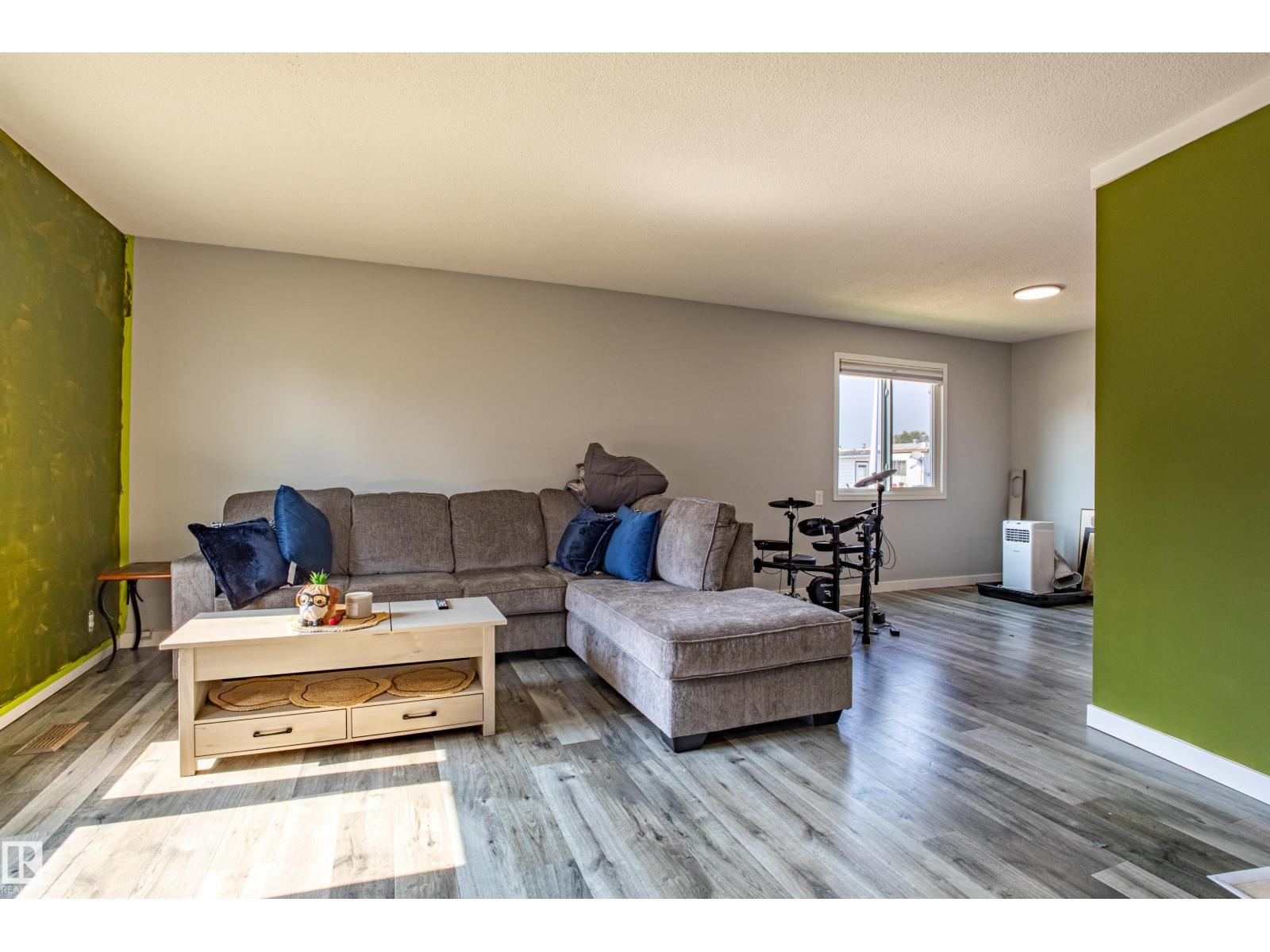 Photo 6 of 5453 Eastview Cr, Redwater AB