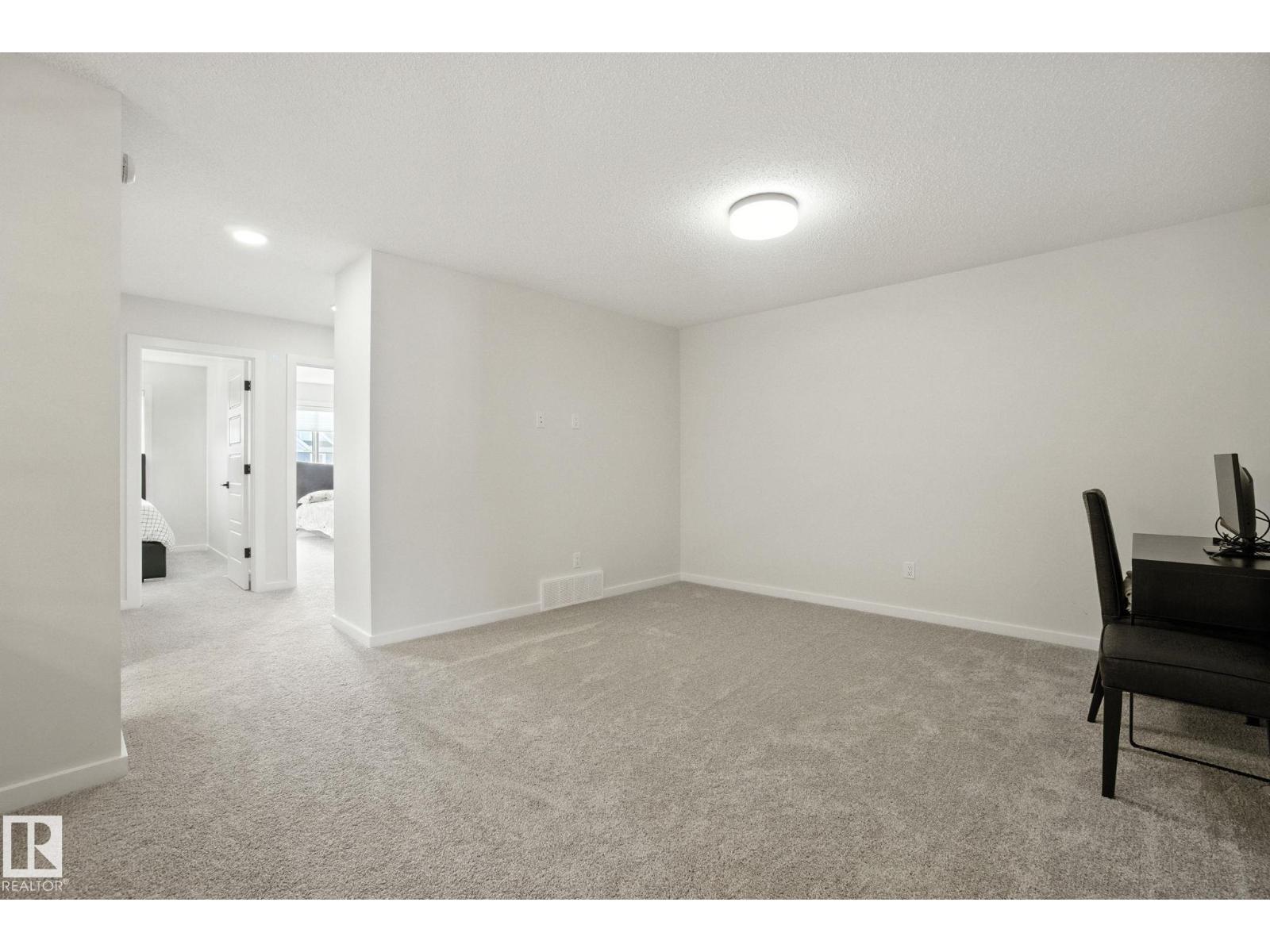 Photo 13 of 5234 23 Av Sw Sw, Edmonton AB