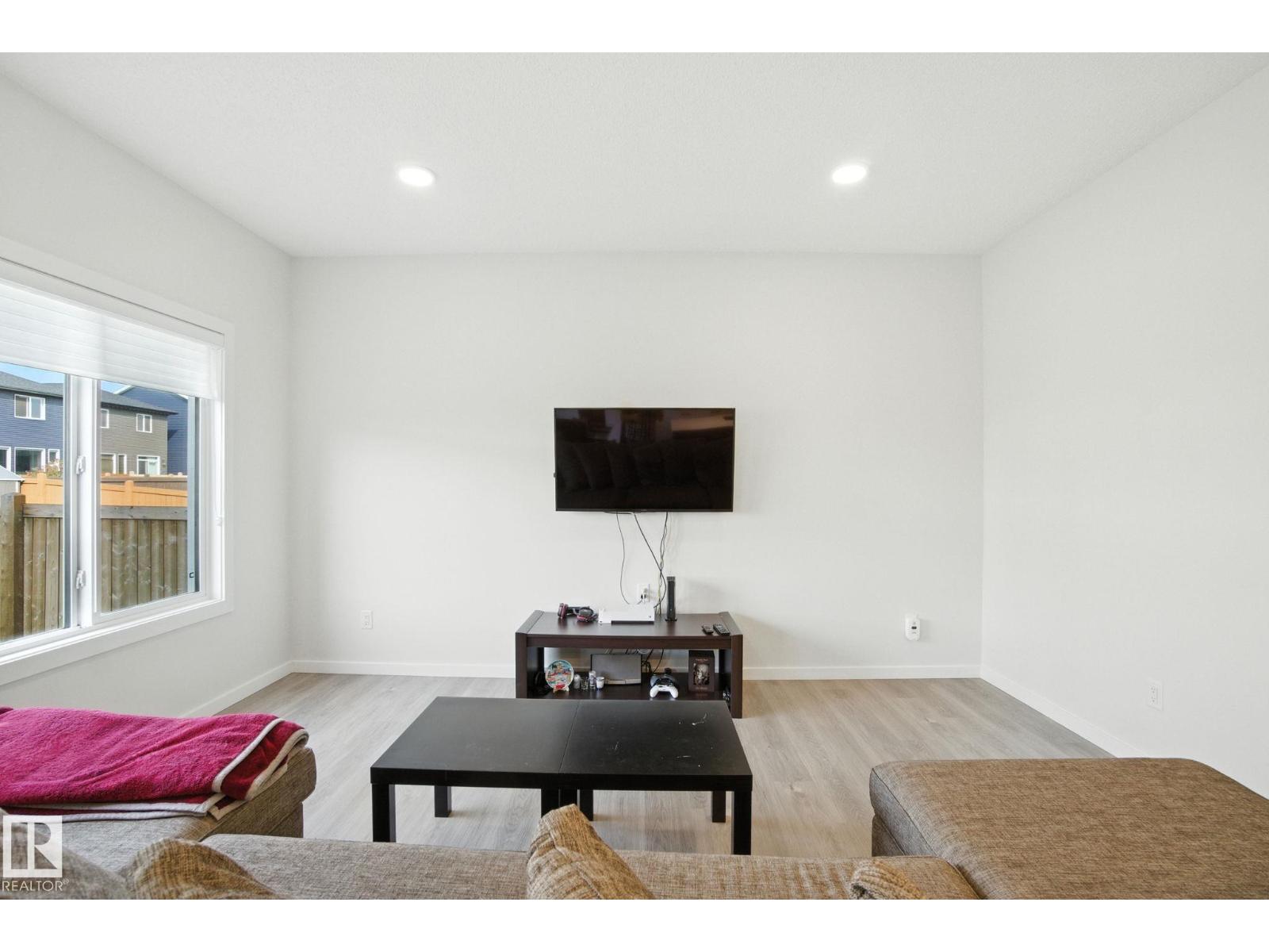 Photo 5 of 5234 23 Av Sw Sw, Edmonton AB