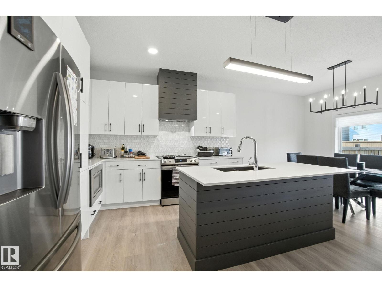 Photo 7 of 5234 23 Av Sw Sw, Edmonton AB