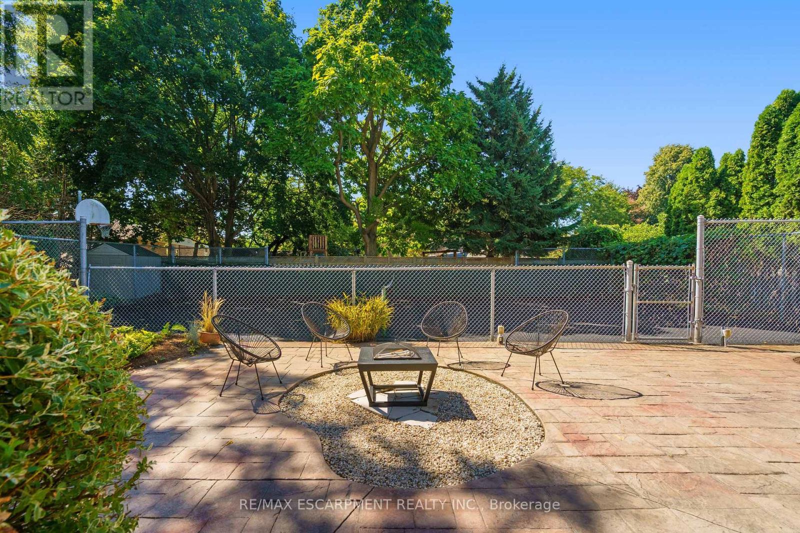 Photo 46 of 304 Central Avenue, Grimsby ON