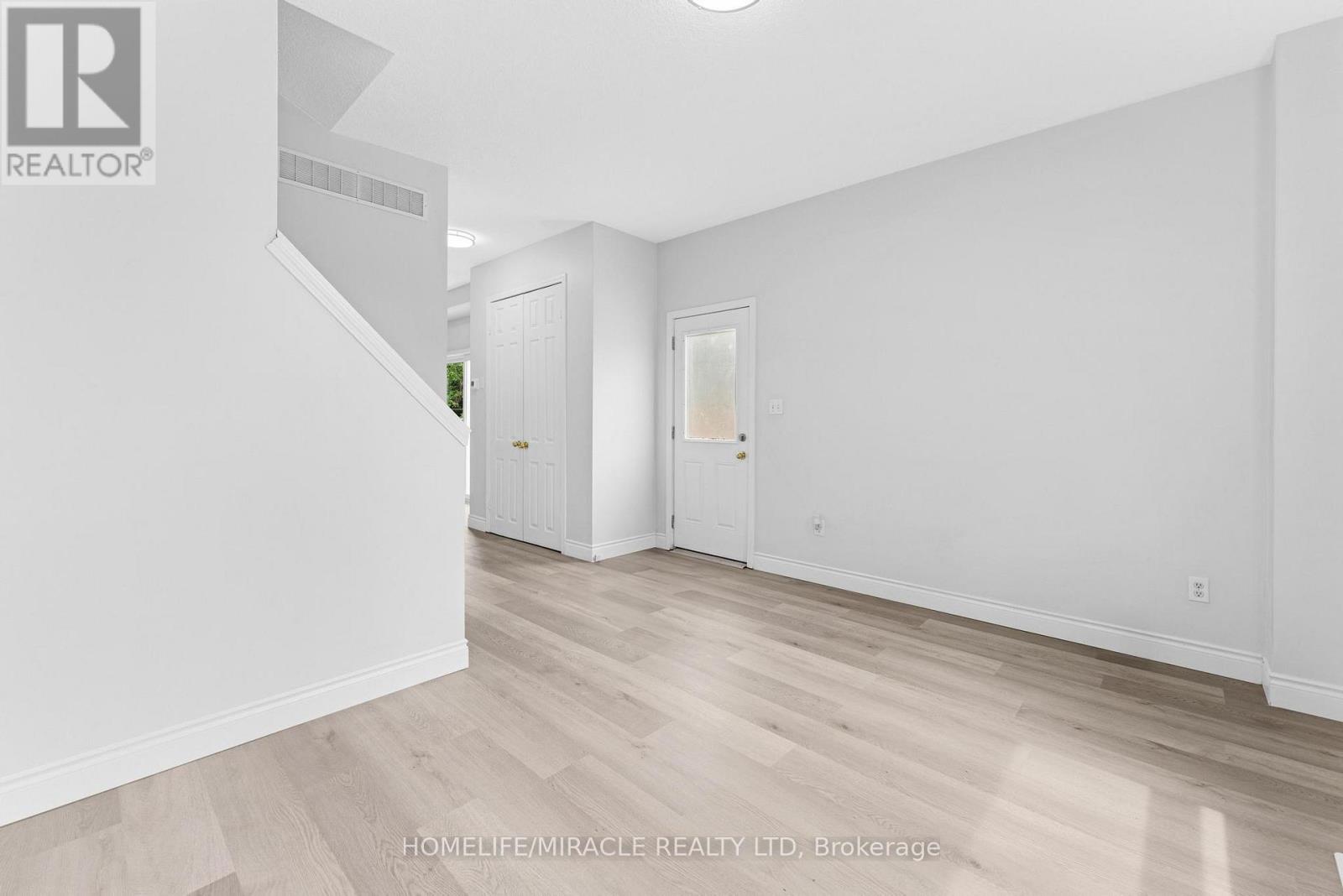 Photo 10 of 120 Jansen Avenue, Kitchener ON