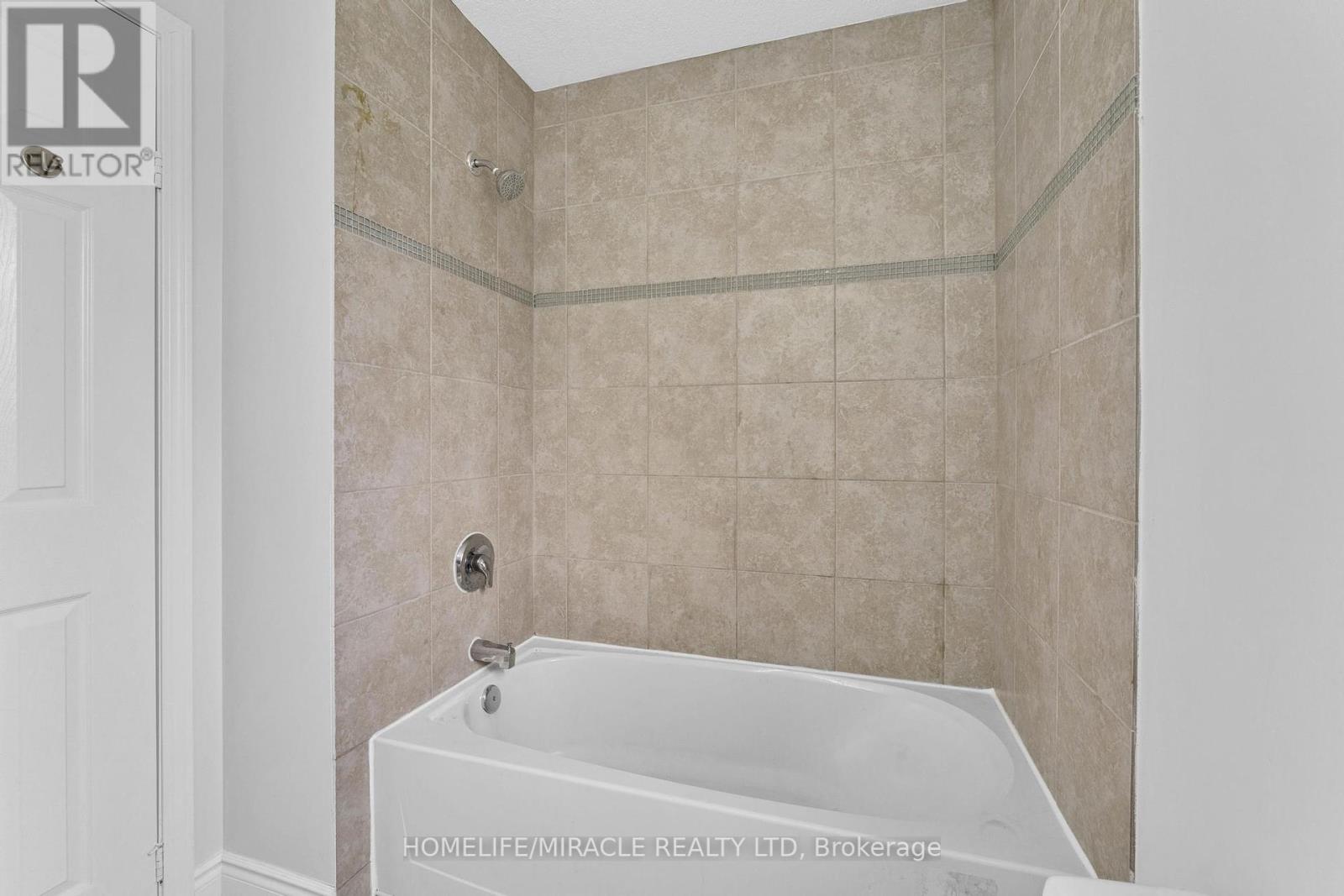 Photo 23 of 120 Jansen Avenue, Kitchener ON