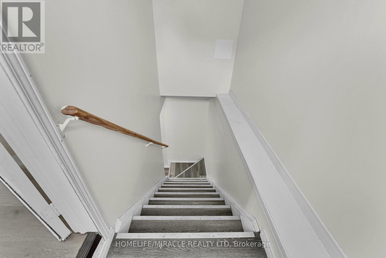 Photo 25 of 120 Jansen Avenue, Kitchener ON