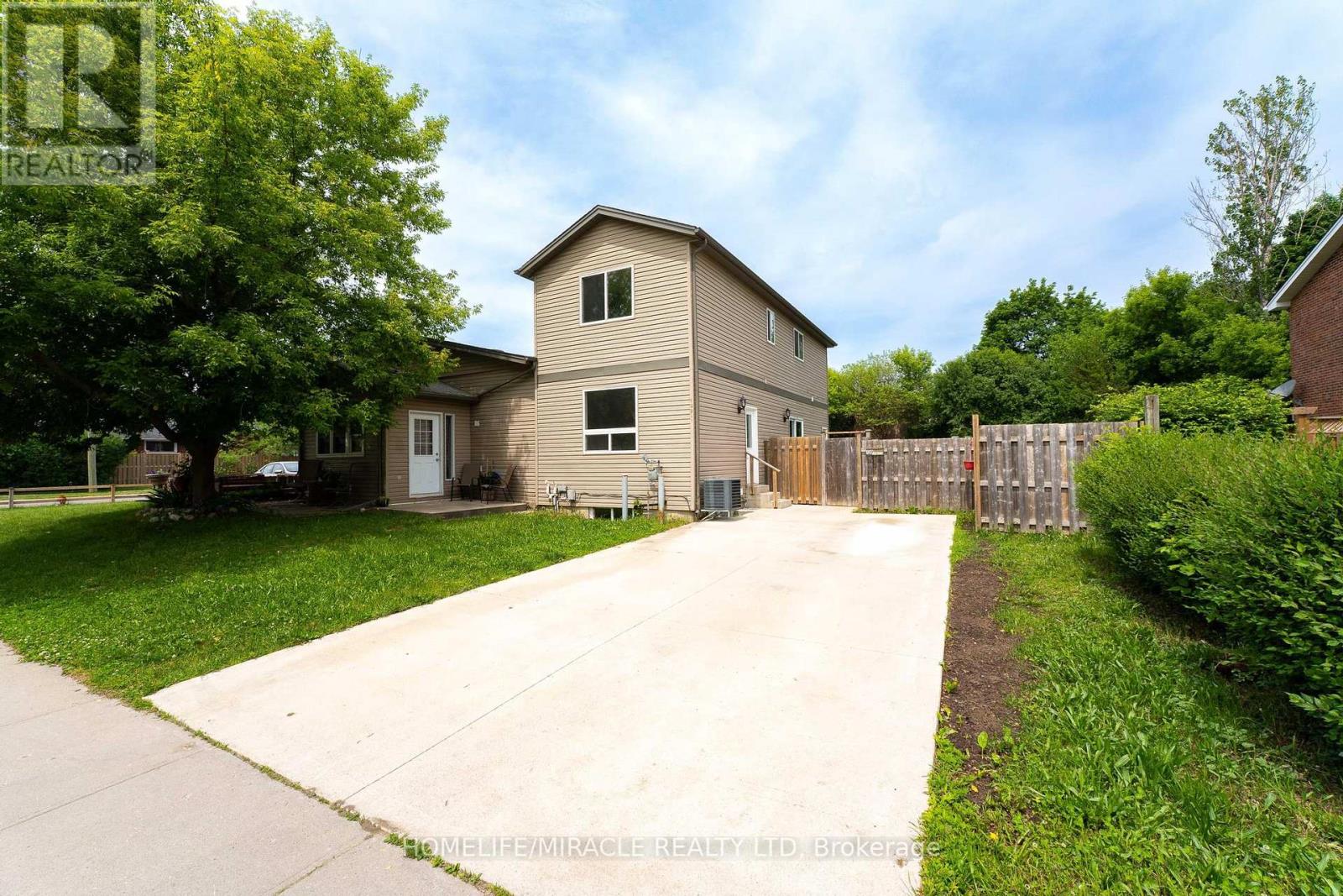 Photo 3 of 120 Jansen Avenue, Kitchener ON