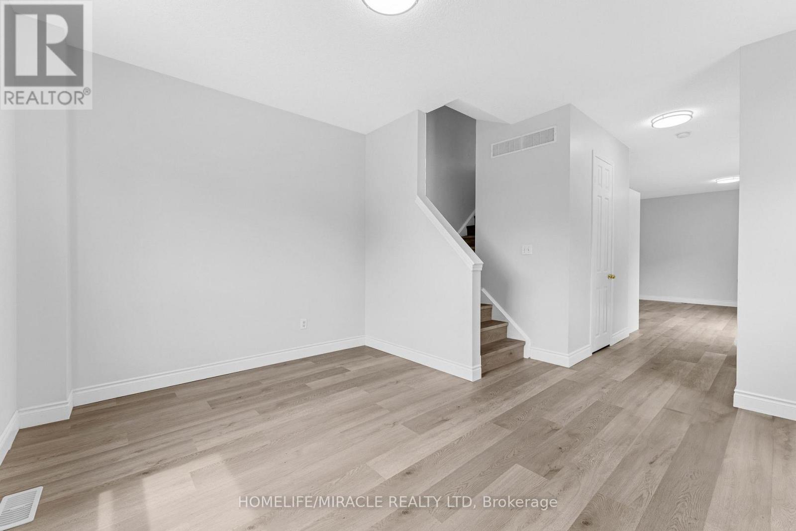 Photo 8 of 120 Jansen Avenue, Kitchener ON