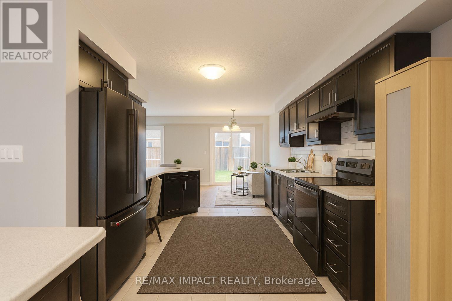 Photo 5 of 8 Cittadella Boulevard, Hamilton ON