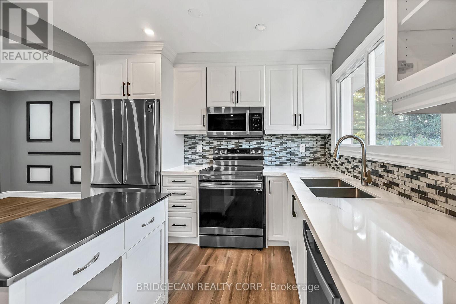 Photo 14 of 17 Brierwood Avenue, Grimsby ON