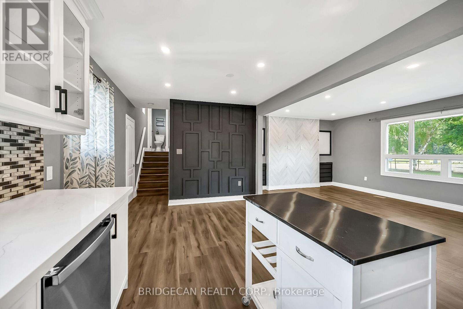 Photo 16 of 17 Brierwood Avenue, Grimsby ON