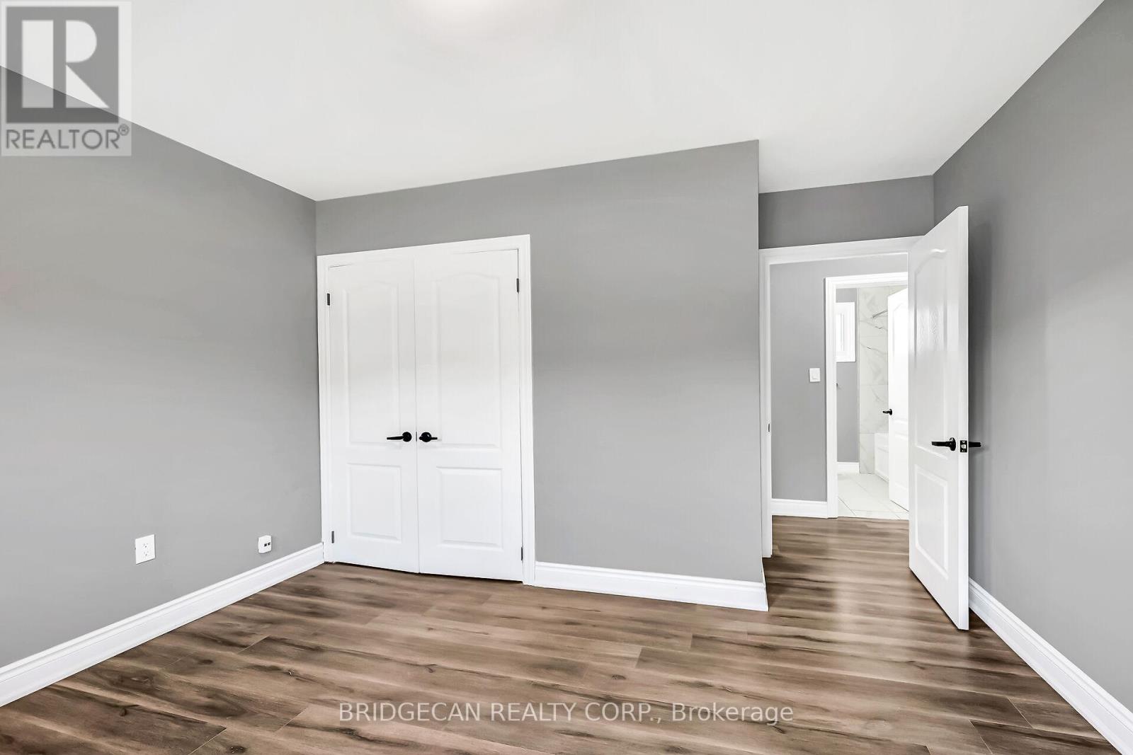 Photo 20 of 17 Brierwood Avenue, Grimsby ON