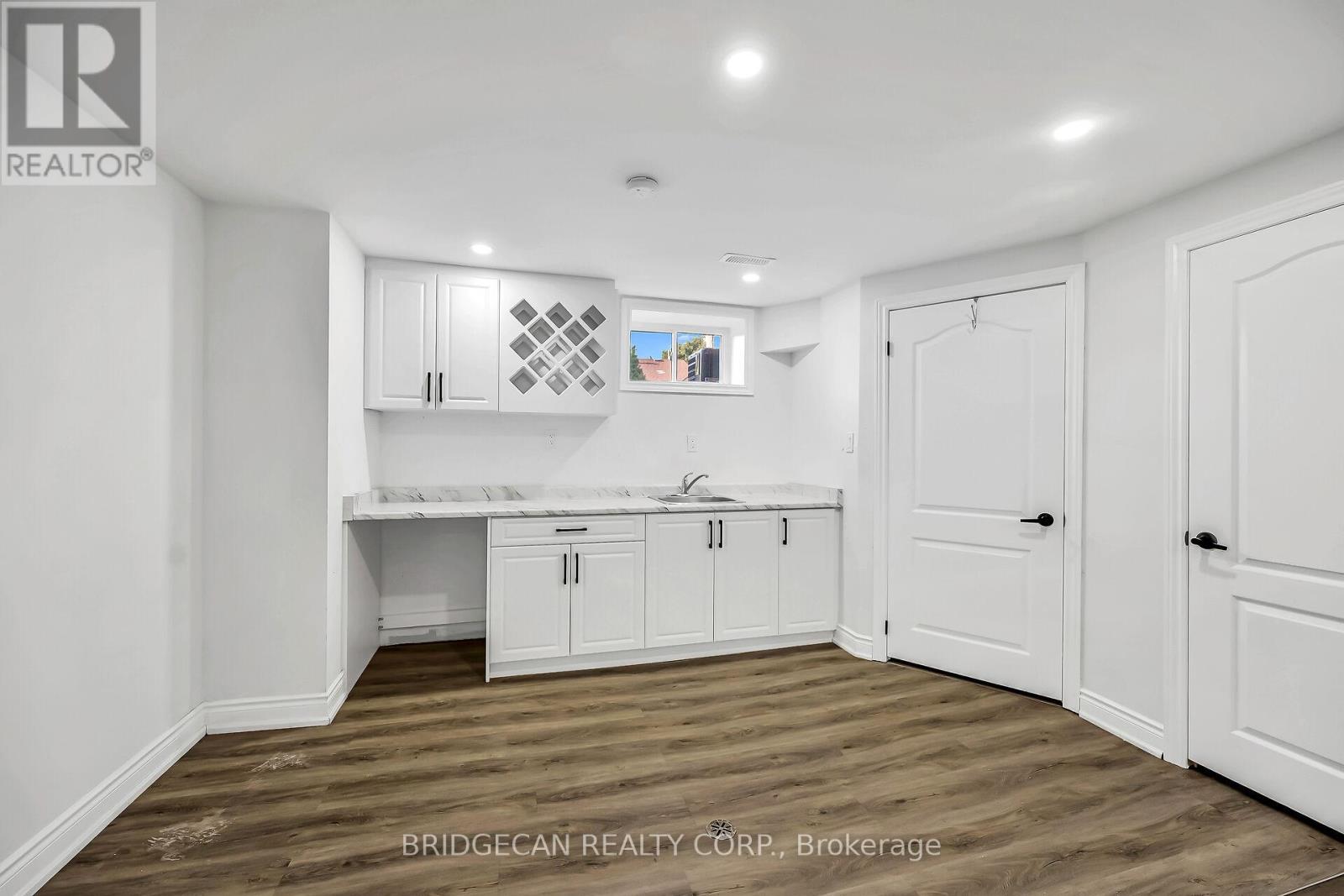 Photo 29 of 17 Brierwood Avenue, Grimsby ON