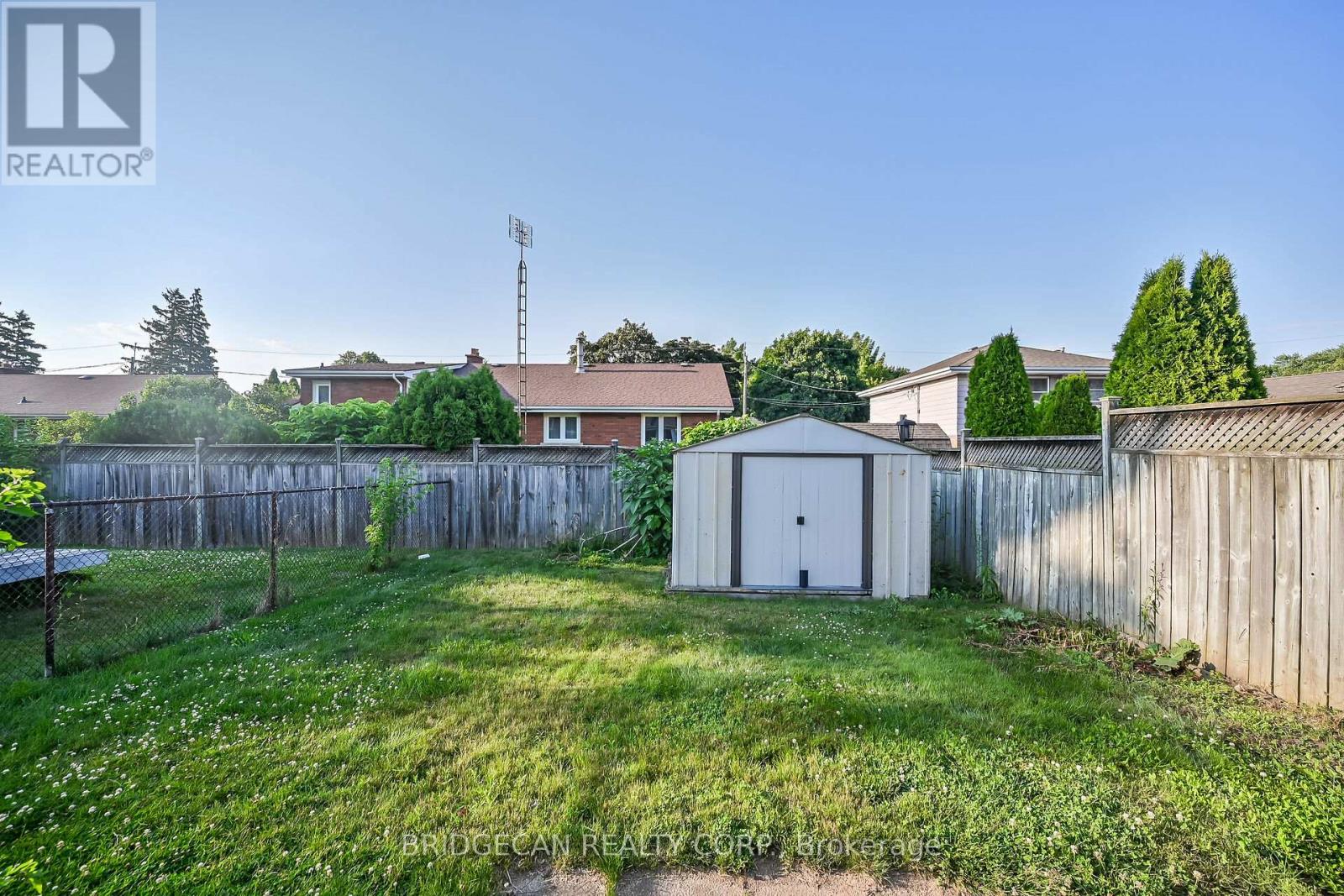 Photo 43 of 17 Brierwood Avenue, Grimsby ON