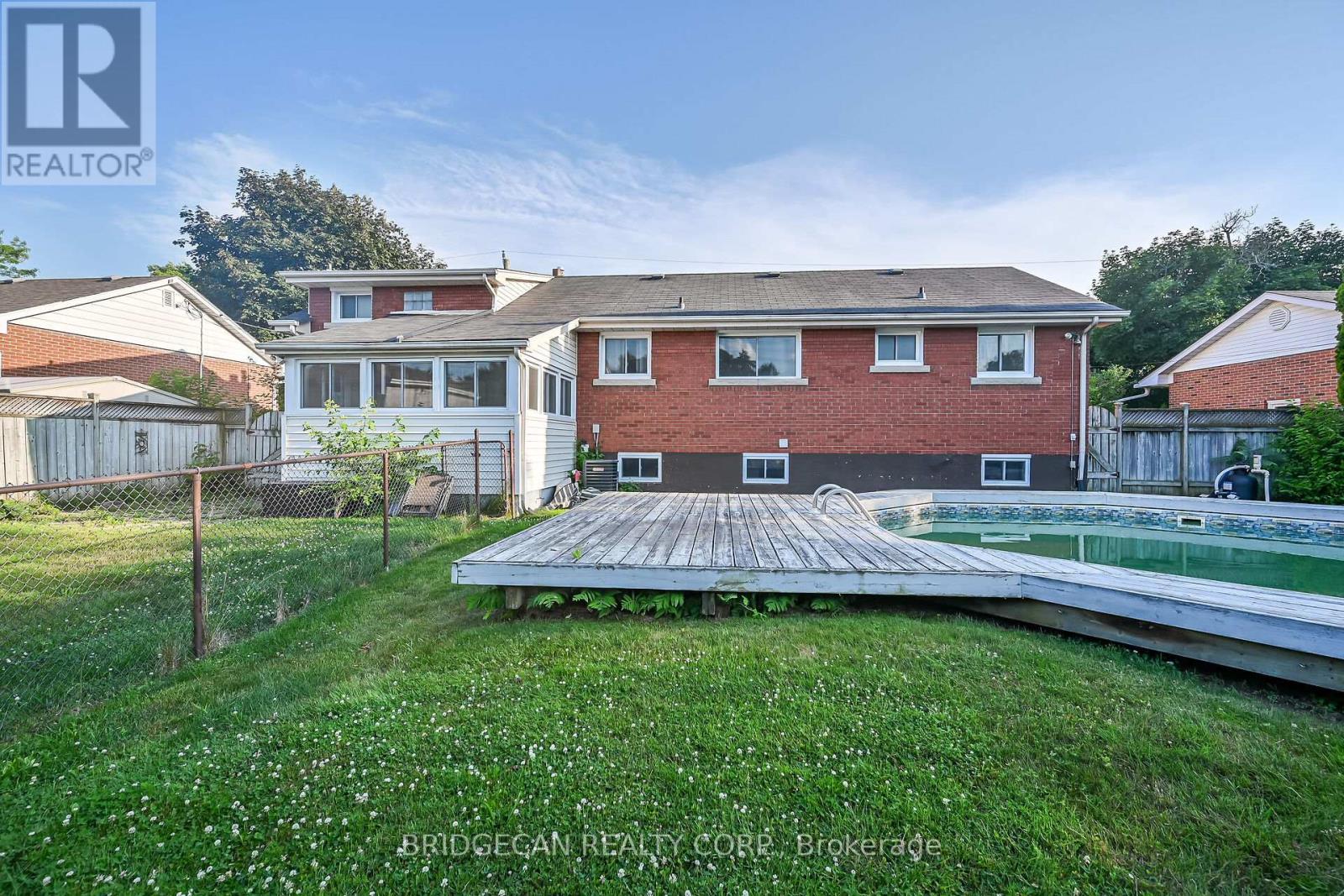 Photo 46 of 17 Brierwood Avenue, Grimsby ON