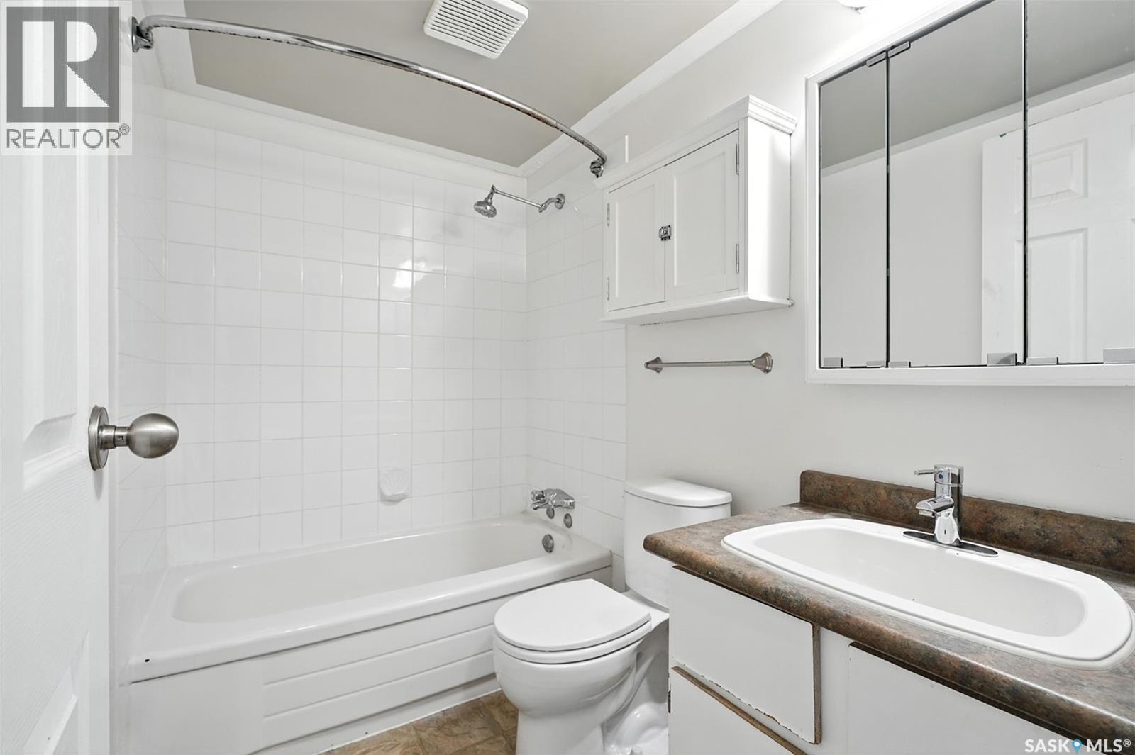 Photo 11 of 106 802 C Kingsmere Boulevard, Saskatoon SK