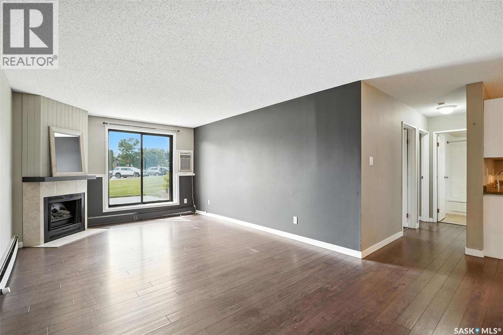 Photo 3 of 106 802 C Kingsmere Boulevard, Saskatoon SK