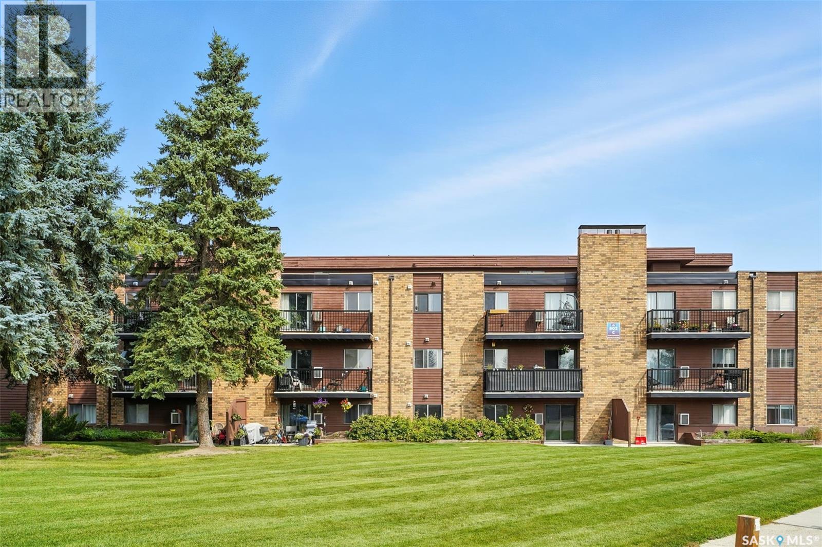 Photo 4 of 106 802 C Kingsmere Boulevard, Saskatoon SK