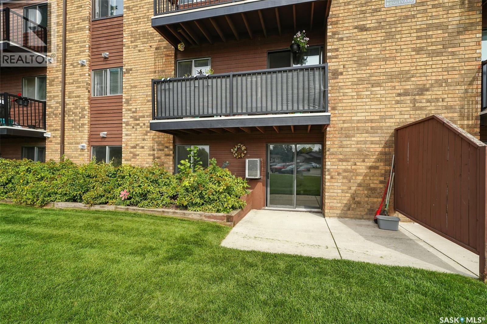 Photo 6 of 106 802 C Kingsmere Boulevard, Saskatoon SK
