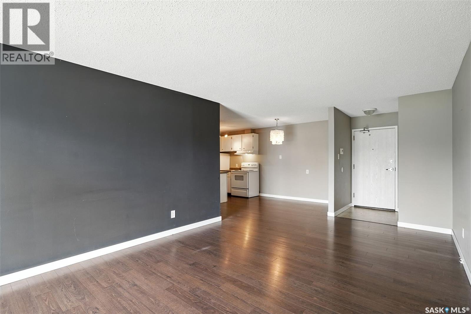 Photo 9 of 106 802 C Kingsmere Boulevard, Saskatoon SK