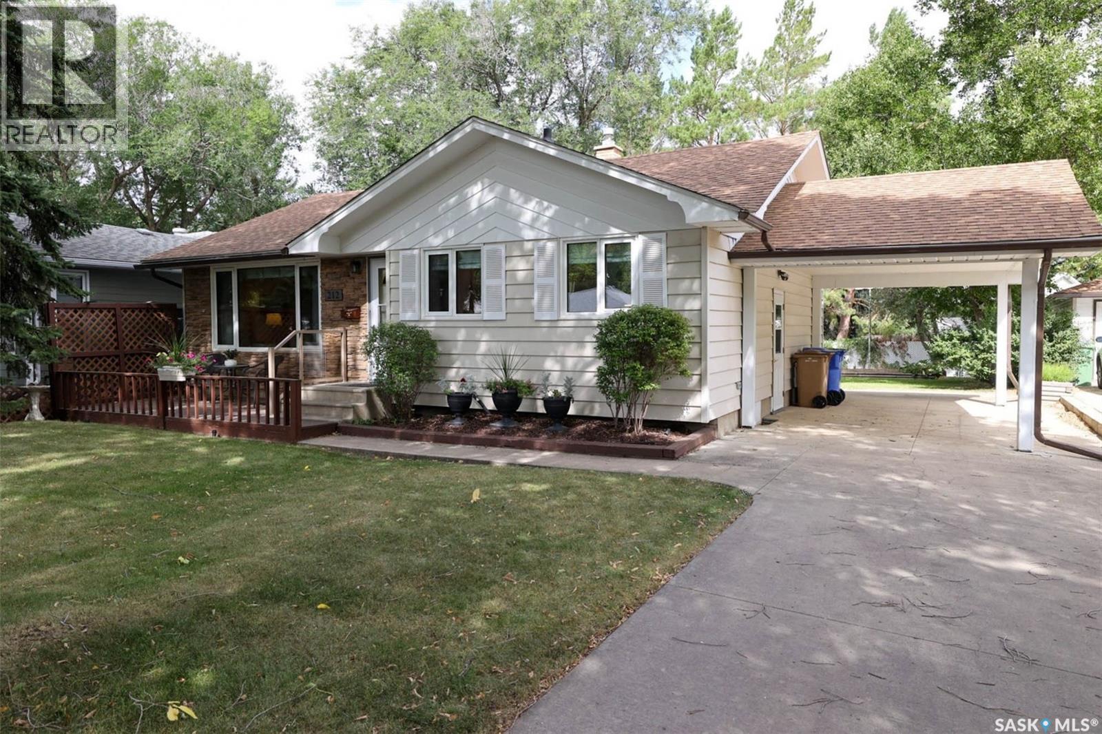 Photo 1 of 212 Shannon Road, Regina SK