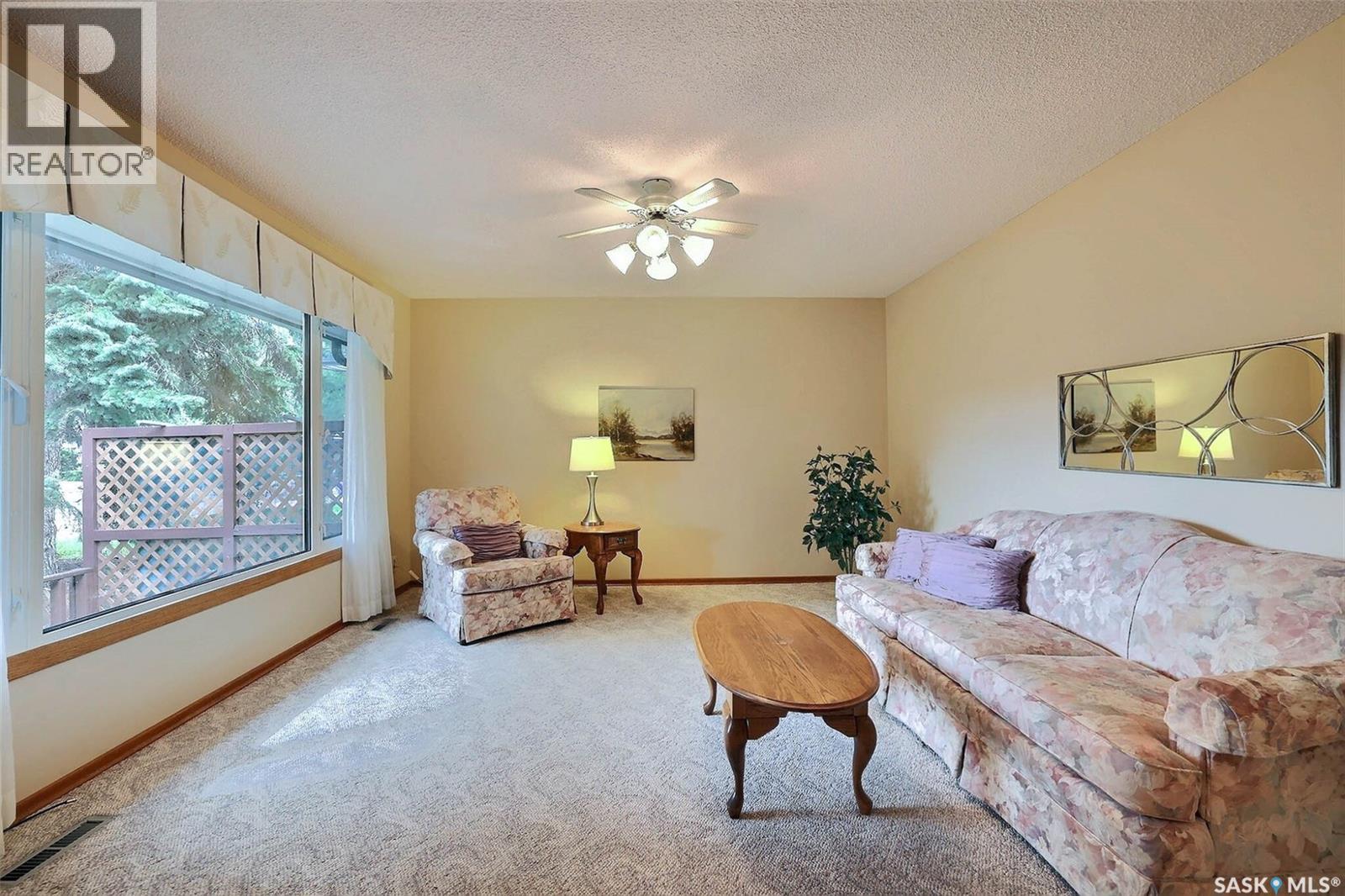 Photo 15 of 212 Shannon Road, Regina SK