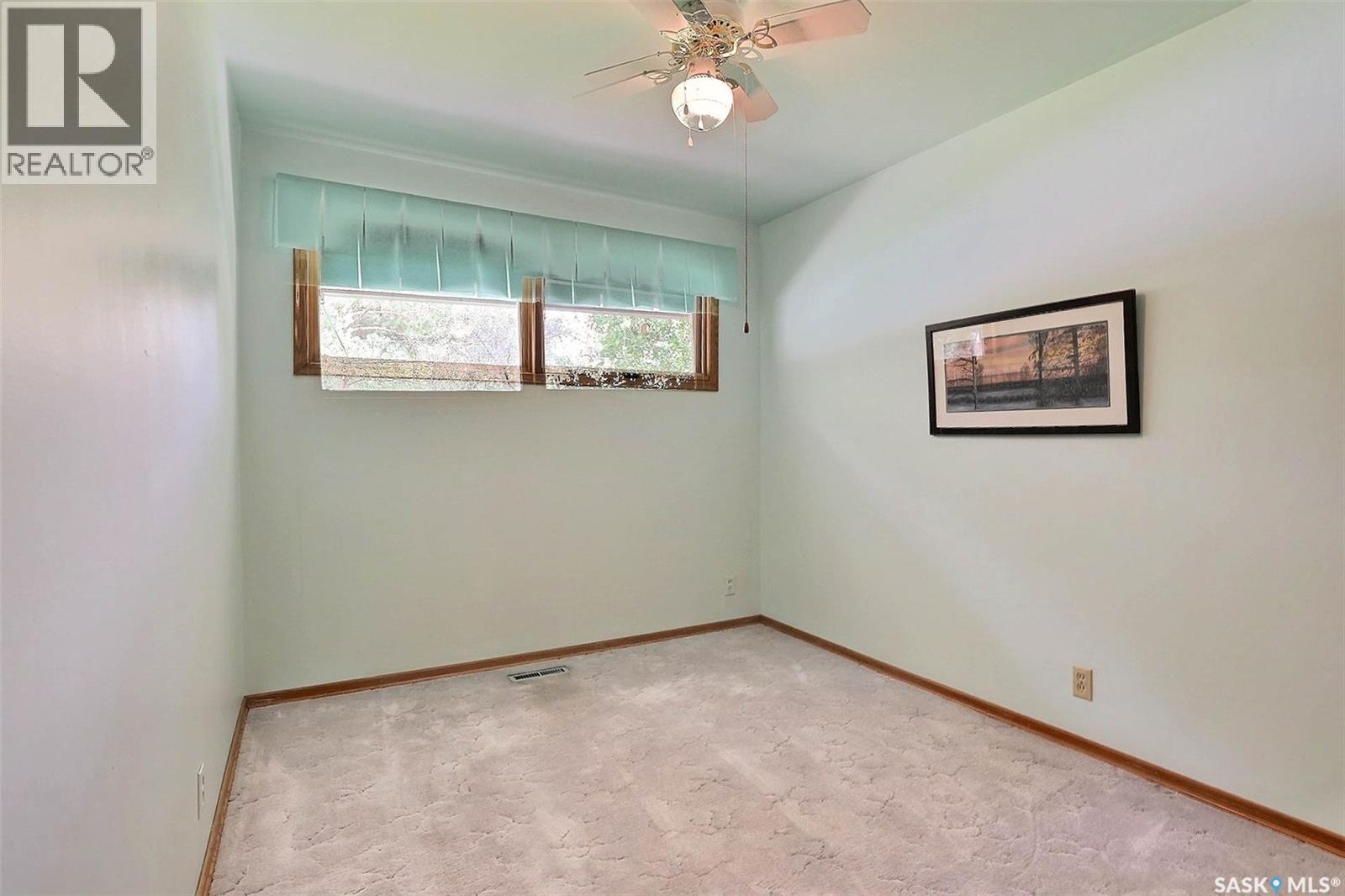 Photo 22 of 212 Shannon Road, Regina SK