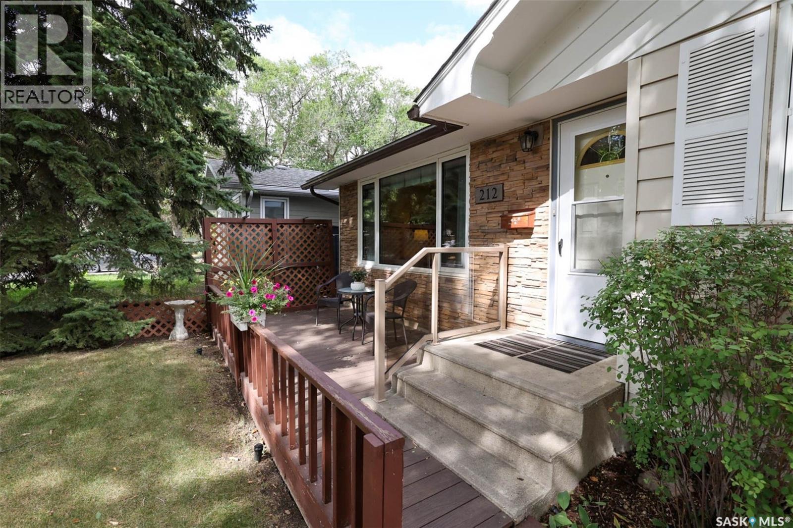 Photo 4 of 212 Shannon Road, Regina SK