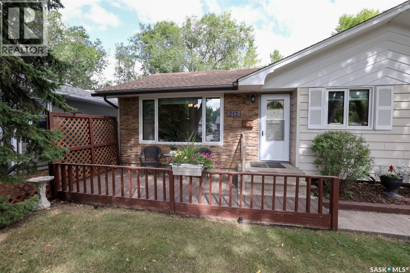 Photo 5 of 212 Shannon Road, Regina SK