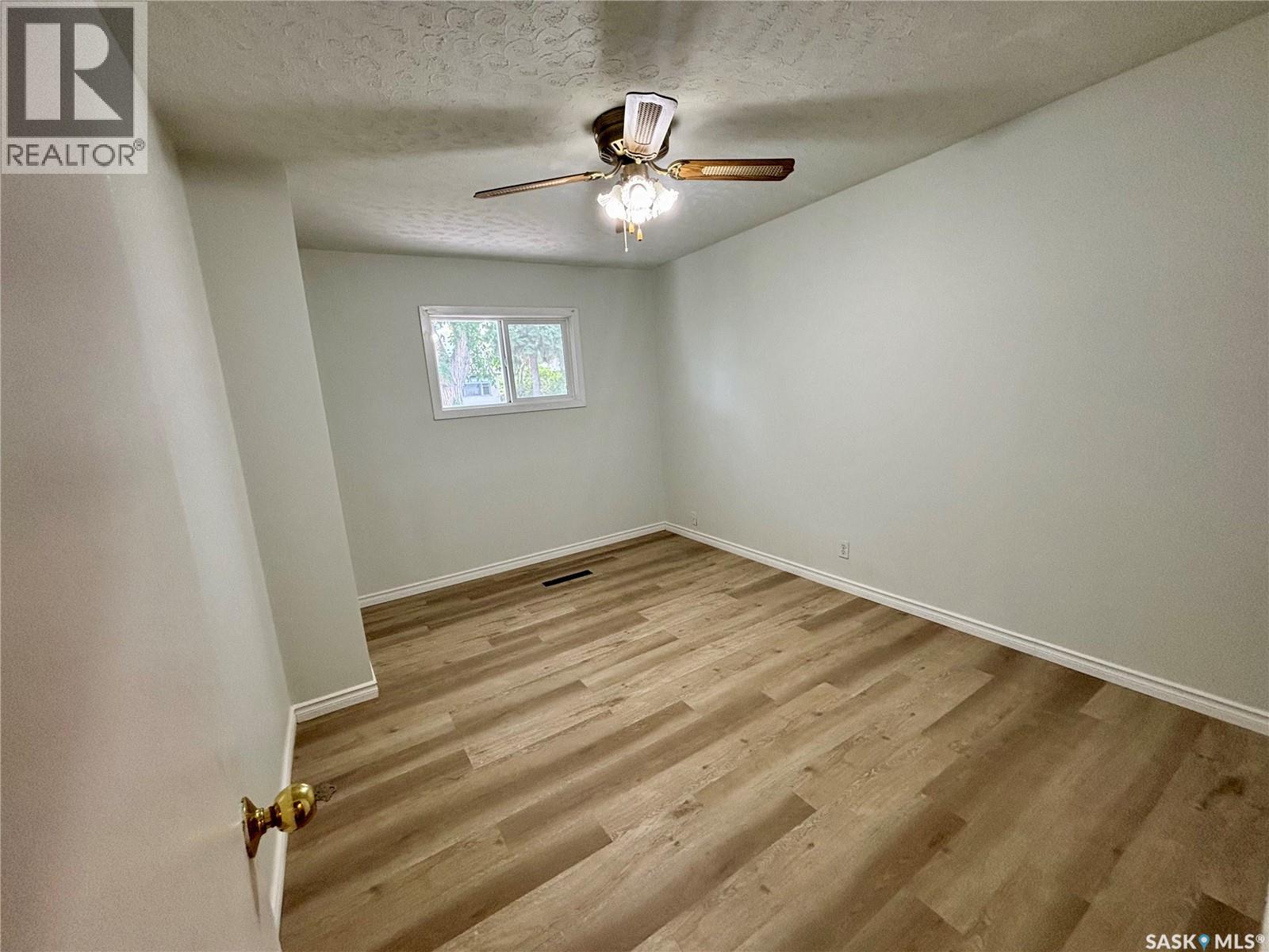 Photo 10 of 1020 Elphinstone Street, Regina SK