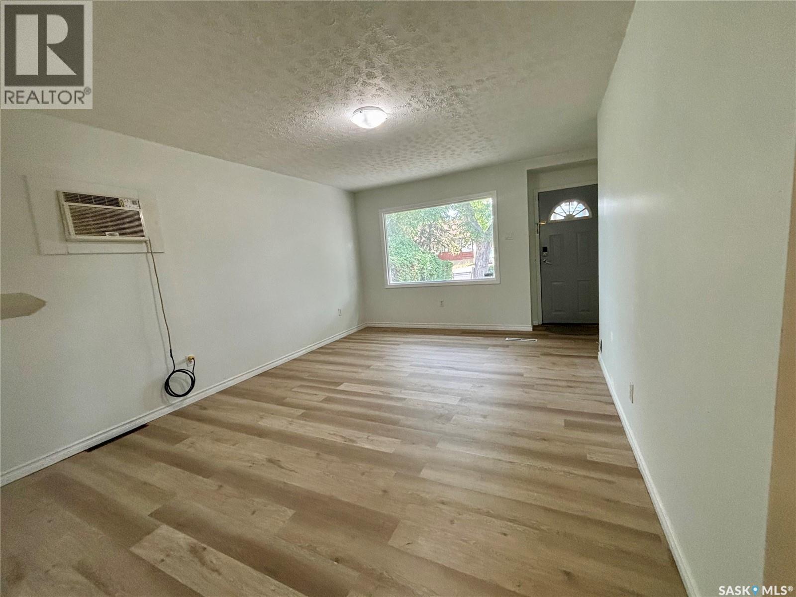 Photo 6 of 1020 Elphinstone Street, Regina SK