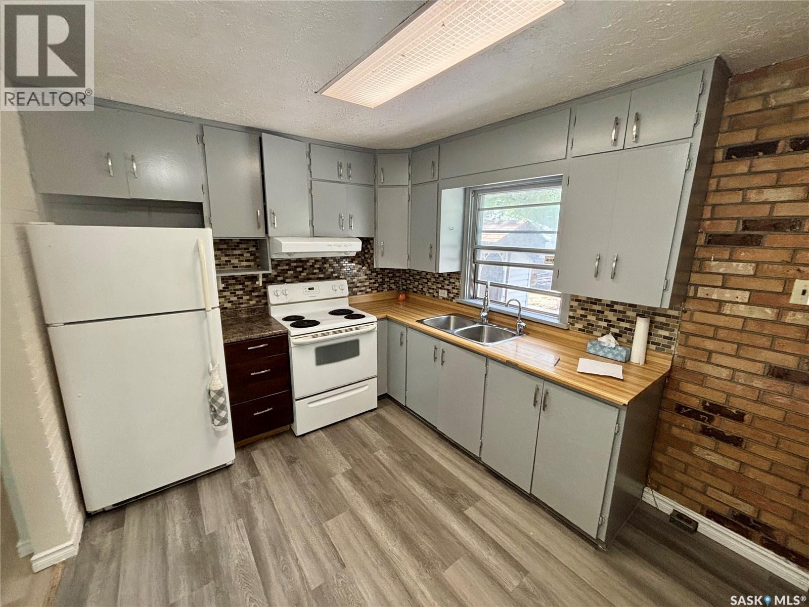 Photo 8 of 1020 Elphinstone Street, Regina SK