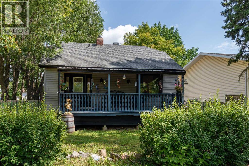 Photo 1 of 5013 45 Street, Camrose AB