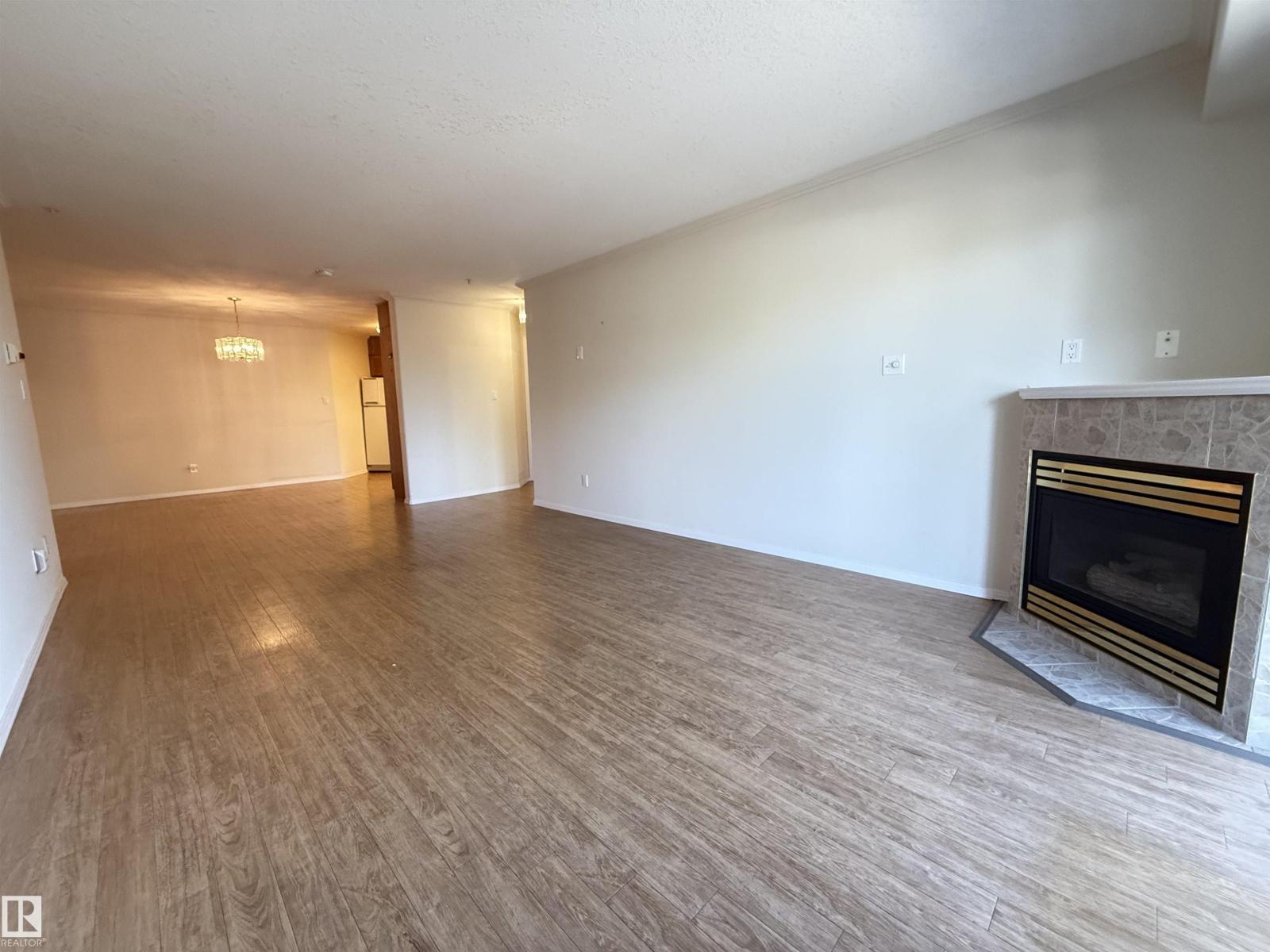 Photo 7 of 302 8215 84 Av Nw, Edmonton AB