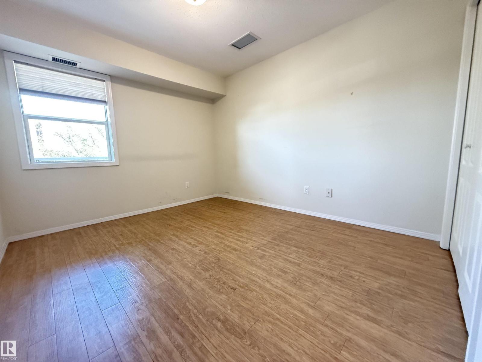 Photo 12 of 302 8215 84 Av Nw, Edmonton AB