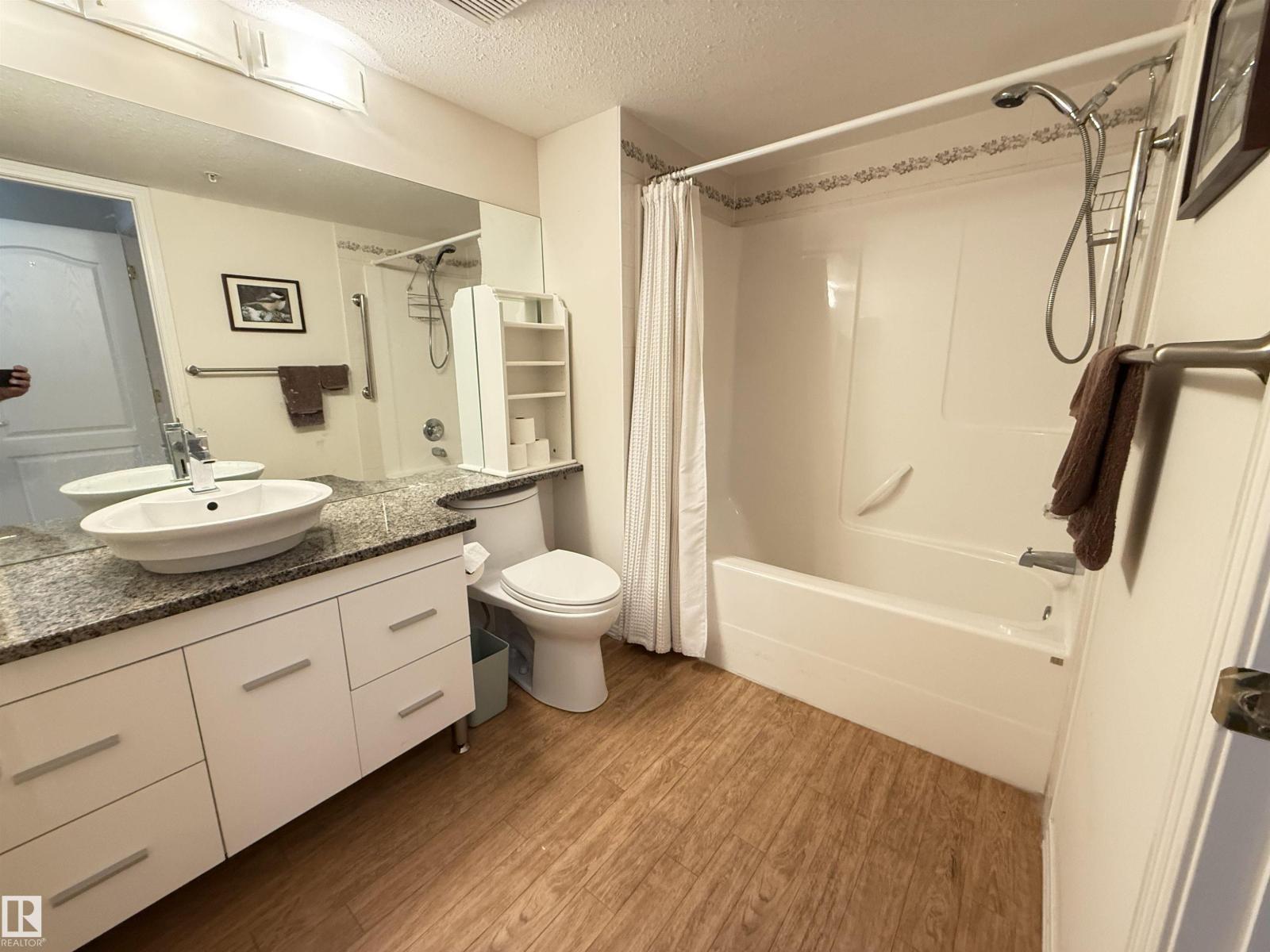 Photo 13 of 302 8215 84 Av Nw, Edmonton AB