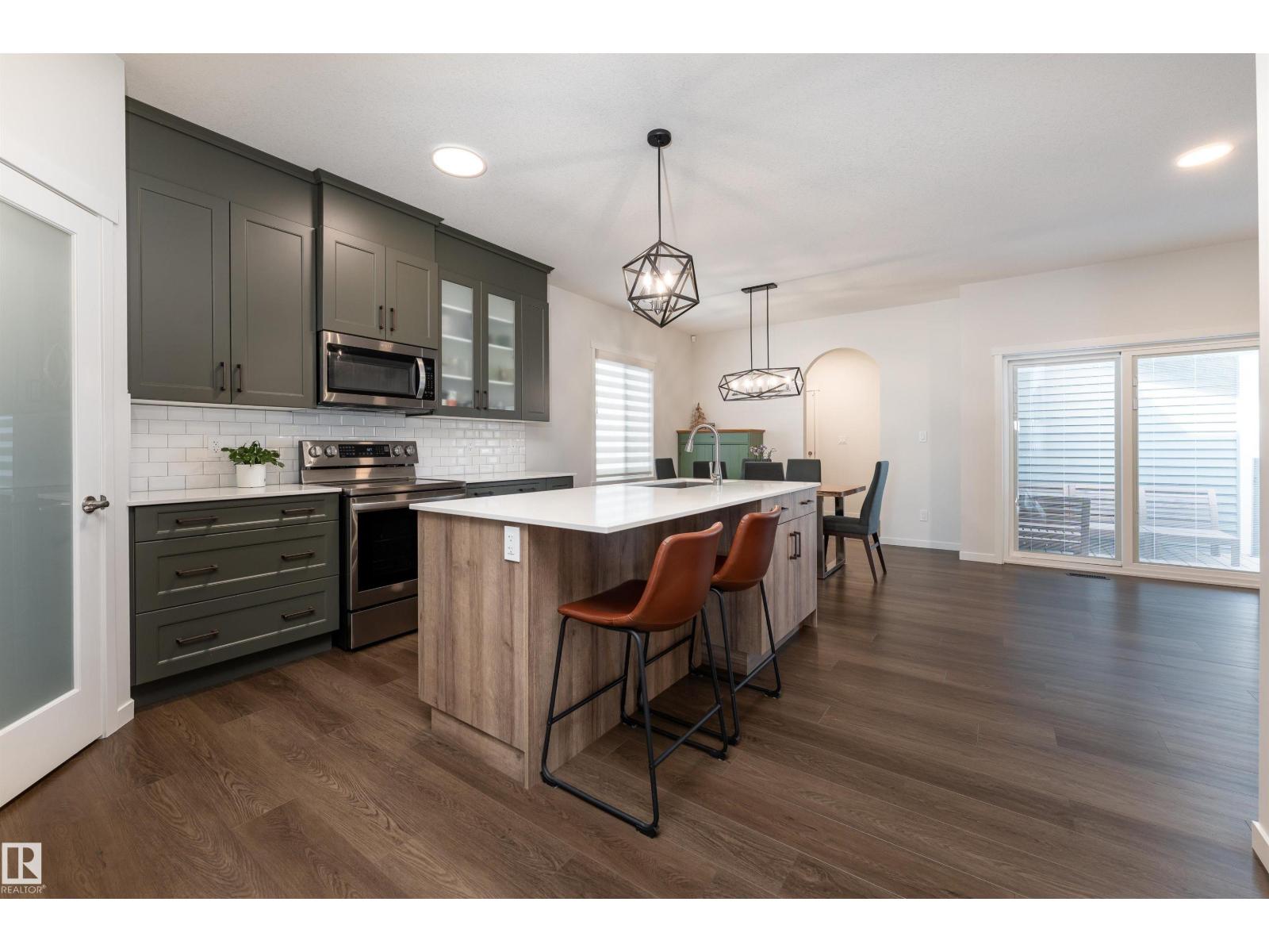 Photo 10 of 6214 Hampton Gray Av Nw, Edmonton AB