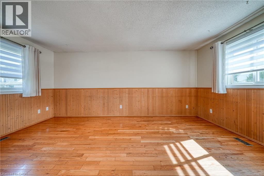 Photo 8 of 50 Pebble Beach Court, Woodstock ON