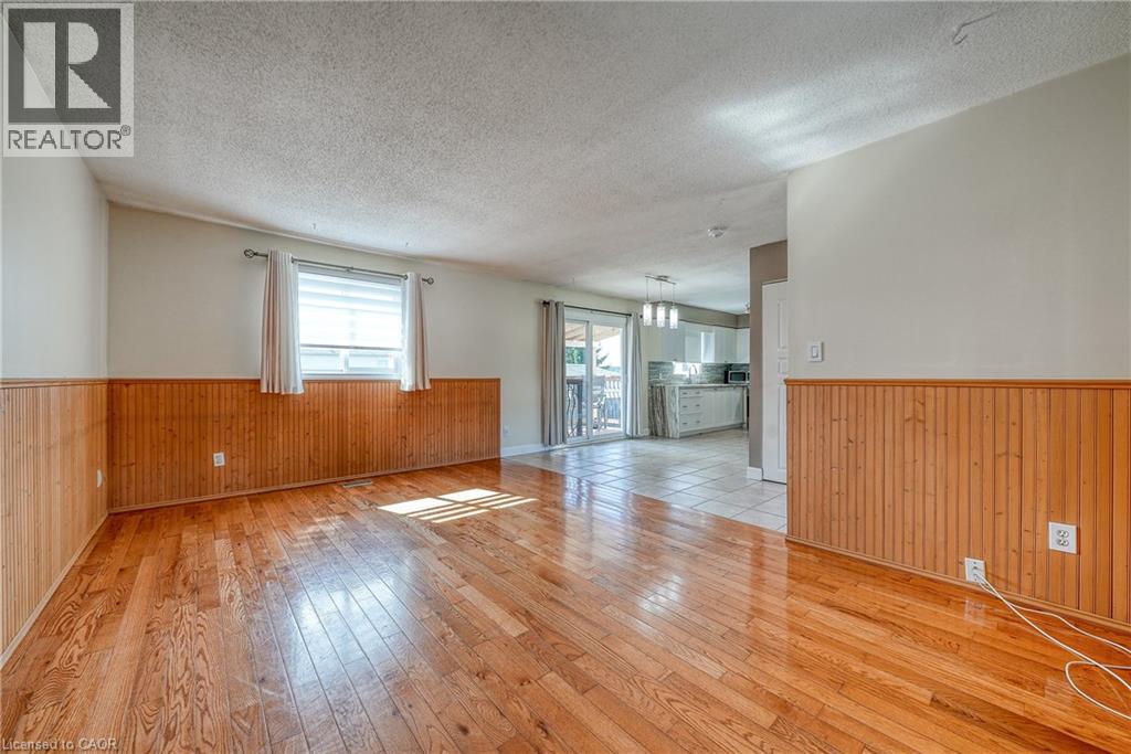 Photo 12 of 50 Pebble Beach Court, Woodstock ON